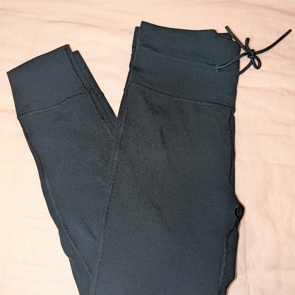 Vuori Daily Legging Navy Blue (New w/o tags)